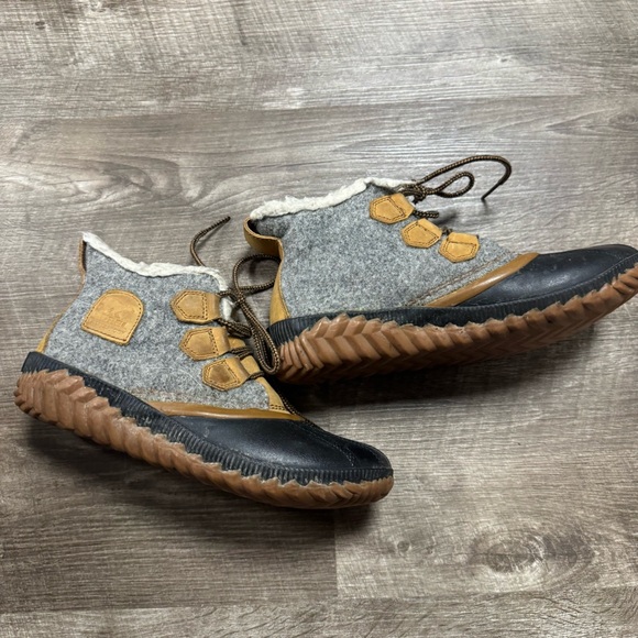 SOREL Out N’ About Boots Size 8 - Picture 1 of 9